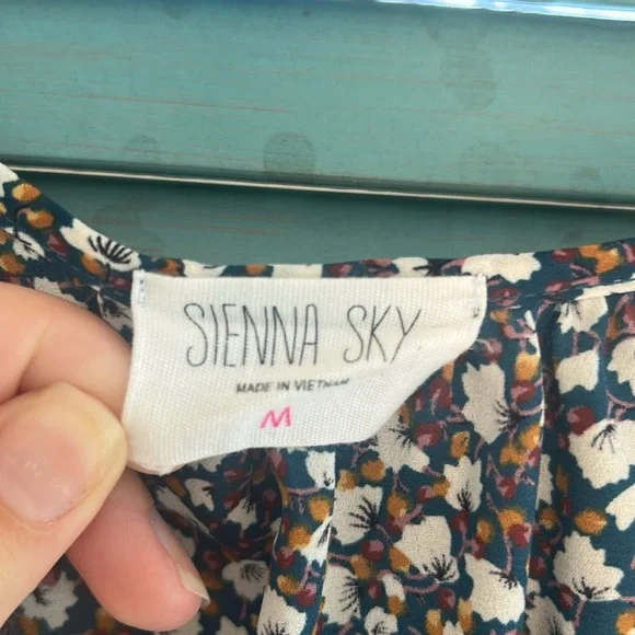 Sienna Sky Blue and White Floral Blouse - Picture 2 of 4